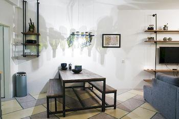 Thomsen Apartment