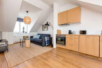 Thomsen Apartment *