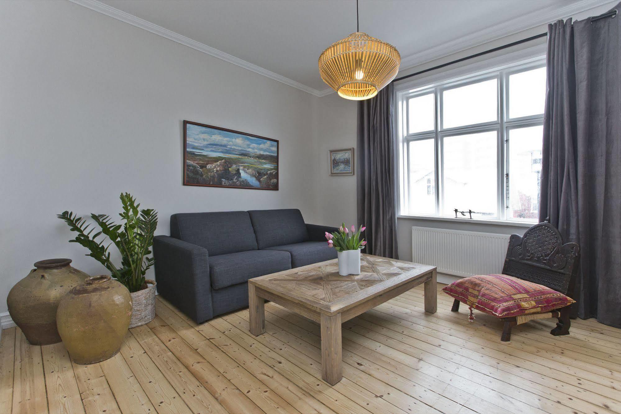 Thomsen * Reykjavik