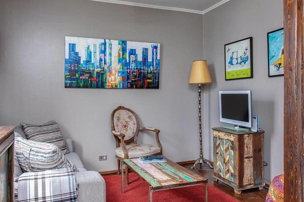 Thomsen Apartment *